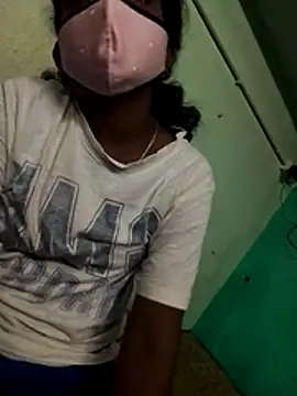 Snapshot of Couple1114 chatting on November 17, 10:10 am Couple1114 online show from November 17, 10:10 am