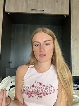 olliebells online show from June 12, 12:15 pm