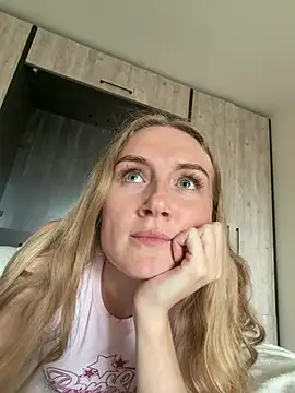olliebells online show from June 24, 1:43 pm