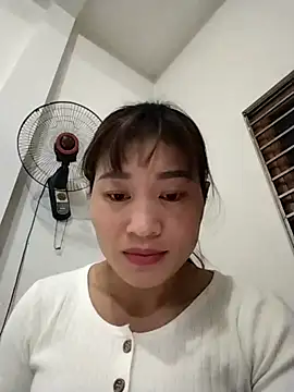 Snapshot of Qoine392 chatting on December 16, 1:38 pm Qoine392 online show from December 16, 1:38 pm