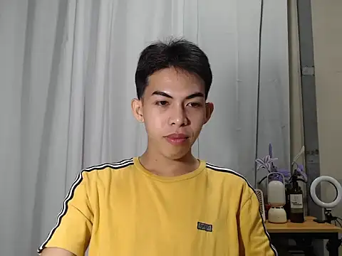 Urhotsilverboy online show from November 30, 4:11 pm