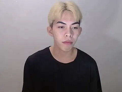 Urhotsilverboy online show from June 7, 3:16 pm