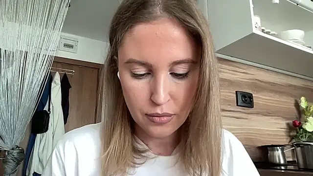 Snapshot of Ameli8 chatting on March 4, 2:01 pm Ameli8 online show from March 4, 2:01 pm