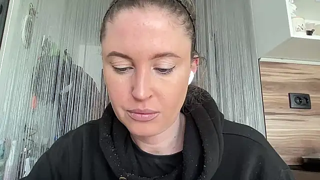 Snapshot of Ameli8 chatting on March 12, 11:16 am Ameli8 online show from March 12, 11:16 am