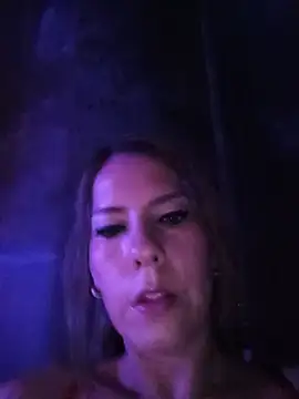 Snapshot of samysexy_milf chatting on July 6, 1:35 am samysexy milf online show from July 6, 1:35 am