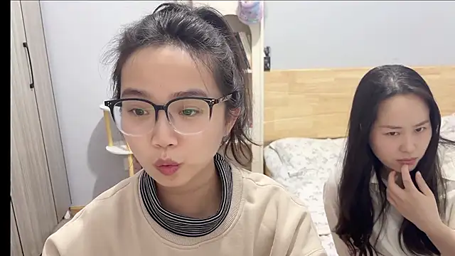 Hmm 0303 online show from February 9, 3:05 pm