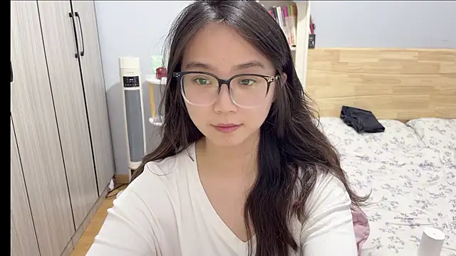 Hmm 0303 online show from February 22, 6:39 pm