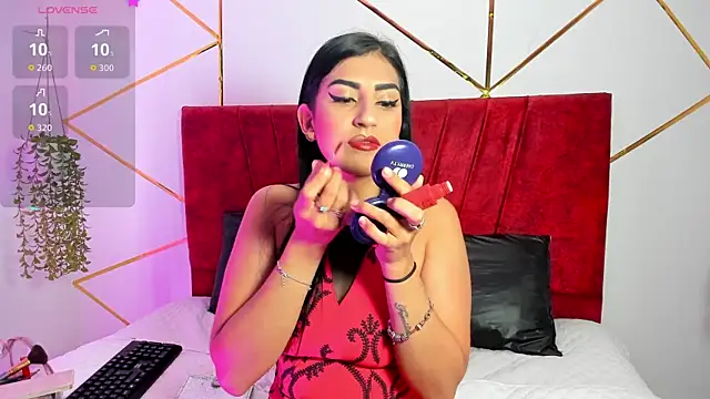 Paris Evans  online show from November 19, 1:11 pm