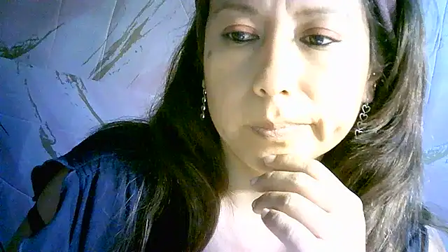 Snapshot of Zulreyna chatting on June 24, 4:11 am Zulreyna online show from June 24, 4:11 am
