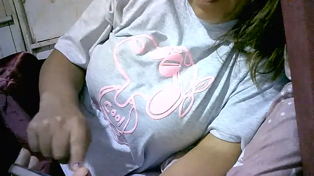 Snapshot of Zulreyna chatting on July 18, 4:27 am Zulreyna online show from July 18, 4:27 am