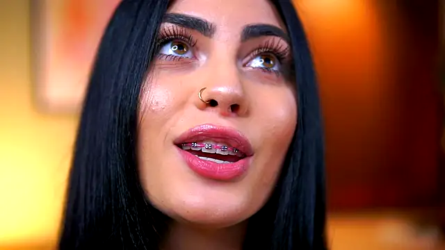 RavennaDArcy online show from November 24, 8:08 pm