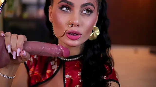 RavennaDArcy online show from April 10, 6:56 pm