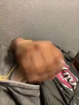 Snapshot of Alex281225 chatting on November 5, 7:36 pm Alex281225 online show from November 5, 7:36 pm