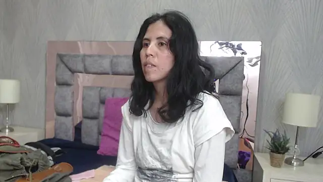 Snapshot of GiselaZivic chatting on December 16, 7:41 pm GiselaZivic online show from December 16, 7:41 pm