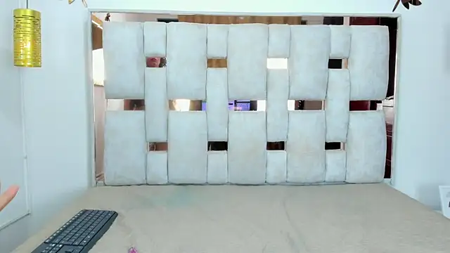 Snapshot of Lois_Cullen chatting on November 6, 7:04 pm Lois Cullen online show from November 6, 7:04 pm