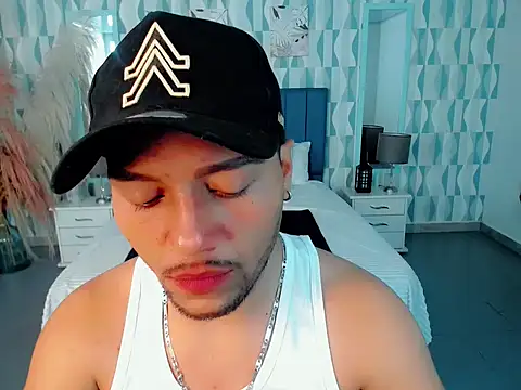 sebastian cruz  online show from November 9, 8:07 pm