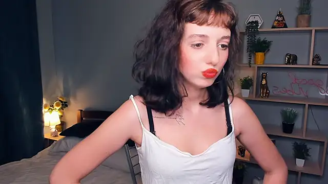 Snapshot of JannLedain chatting on November 10, 6:45 am JannLedain online show from November 10, 6:45 am