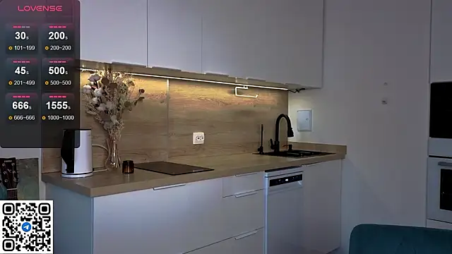 eshleeygreen online show from March 10, 2:44 pm