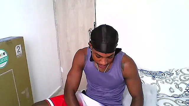 Snapshot of dark_temp_ chatting on November 6, 12:39 pm dark temp online show from November 6, 12:39 pm