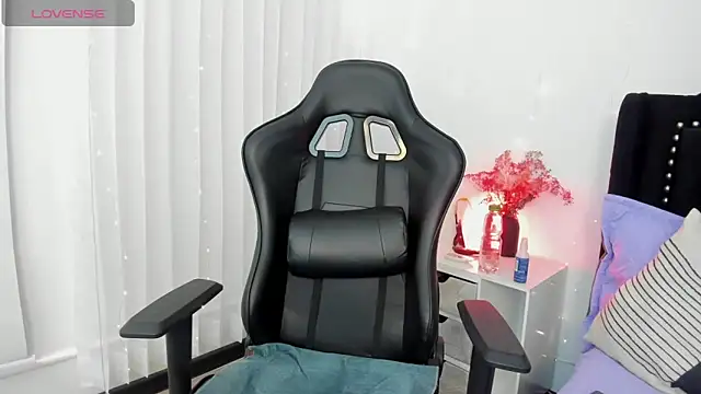 LuluuBerry online show from January 13, 8:58 pm