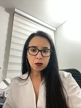 Snapshot of Vicky_ro chatting on November 6, 12:11 am Vicky ro online show from November 6, 12:11 am