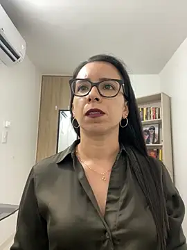 Snapshot of Vicky_ro chatting on November 12, 1:06 am Vicky ro online show from November 12, 1:06 am