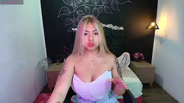 Snapshot of AriannaFox_ chatting on November 8, 11:54 am AriannaFox online show from November 8, 11:54 am