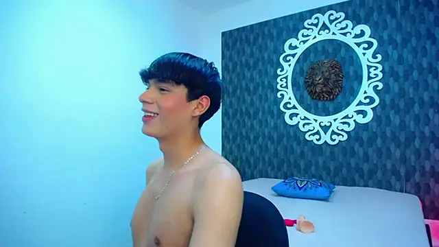 Snapshot of Isaac_Kurtt chatting on November 7, 4:56 am Isaac Kurtt online show from November 7, 4:56 am