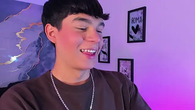 Isaac Kurtt online show from December 22, 8:06 pm