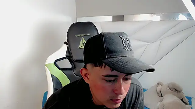 Tatann 18 online show from December 5, 3:59 am