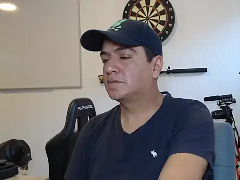 Snapshot of yayo_33 chatting on November 7, 9:04 pm yayo 33 online show from November 7, 9:04 pm