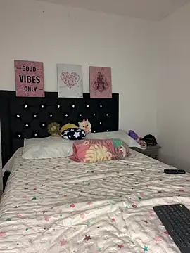 LoliitaBennett online show from March 24, 3:44 am