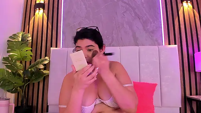 Carlotta de velour online show from March 24, 3:11 am