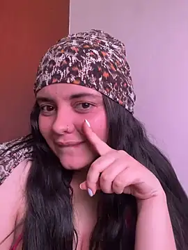 candicewest  online show from February 27, 5:02 pm