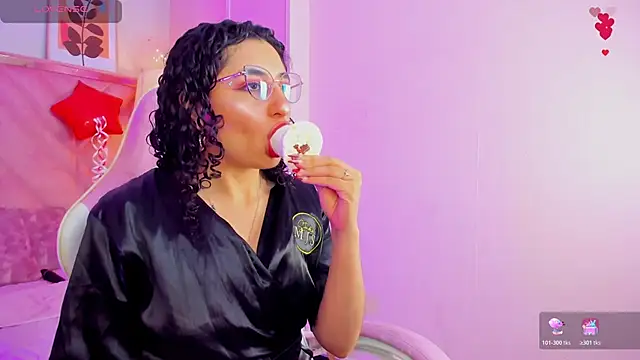 Snapshot of DemiJones_ chatting on February 15, 4:42 am DemiJones online show from February 15, 4:42 am