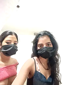 Snapshot of Hot_komall chatting on February 14, 1:24 am Hot komall online show from February 14, 1:24 am