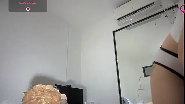 Snapshot of bajejek01 chatting on June 24, 1:04 am bajejek01 online show from June 24, 1:04 am