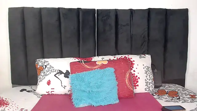 Miss-Berries online show from February 17, 6:21 am