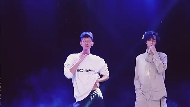 Snapshot of AAA-winner chatting on January 19, 4:27 am AAA-winner online show from January 19, 4:27 am