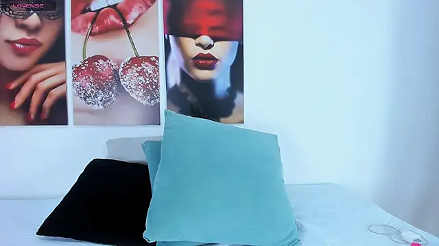 Andhrea Vale online show from January 7, 12:40 pm