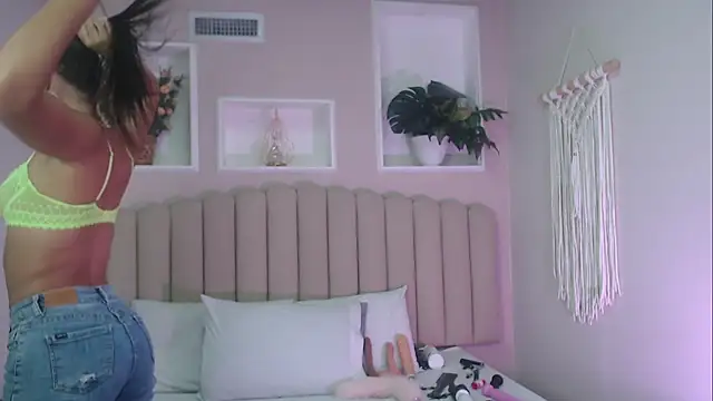 aleskaswarovski online show from January 13, 4:12 pm