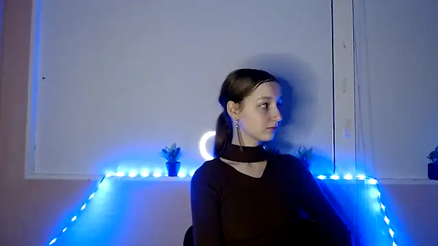 Snapshot of Curlyyy_Girl chatting on November 7, 3:01 pm Curlyyy Girl online show from November 7, 3:01 pm