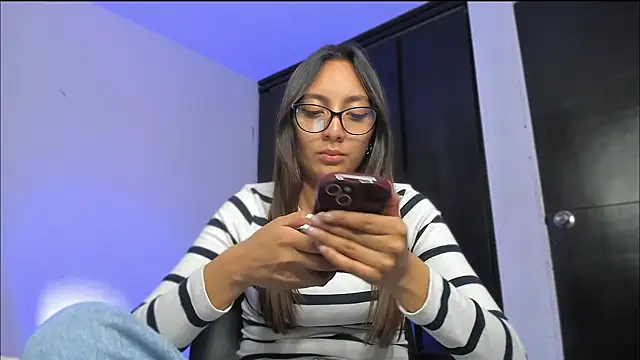 LilyGarcia online show from November 12, 2:23 am