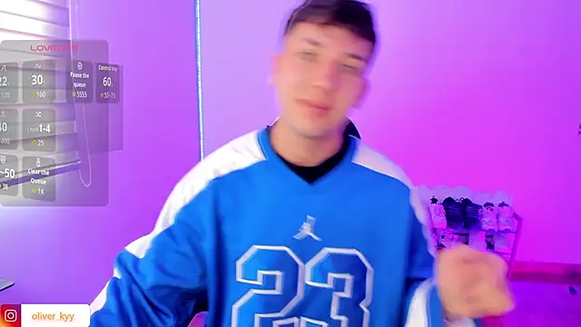 Snapshot of oliveer__kyy chatting on November 7, 3:12 pm oliveer kyy online show from November 7, 3:12 pm