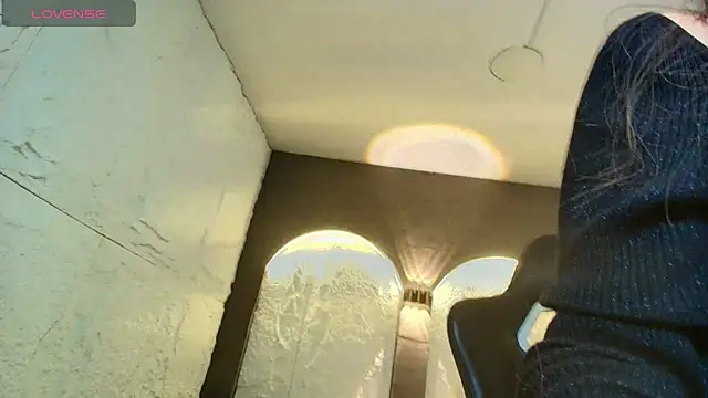 Snapshot of isabella__r chatting on February 16, 1:18 pm isabella r online show from February 16, 1:18 pm