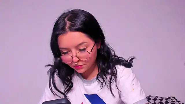 amy  a online show from February 7, 6:28 am