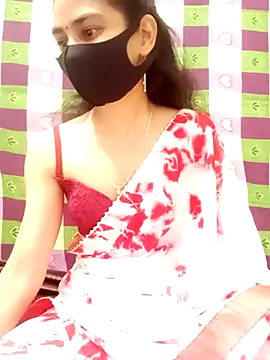 Snapshot of Fairy_Pie chatting on January 6, 5:16 pm Fairy Pie online show from January 6, 5:16 pm