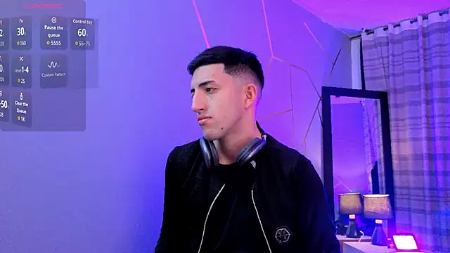 Un Sluttyy online show from December 4, 11:30 am