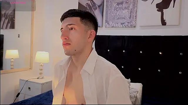 Un Sluttyy online show from March 21, 11:15 am