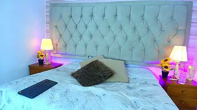 Snapshot of Liathompson_FG chatting on November 24, 7:35 pm Liathompson FG online show from November 24, 7:35 pm